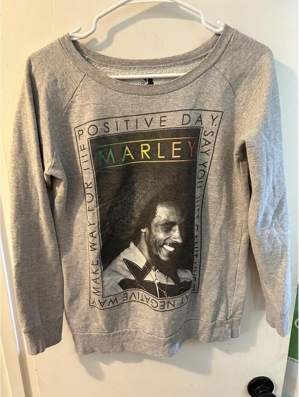 Gray Bob Marley crewneck sweatshirt size M